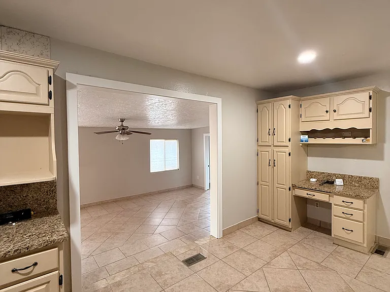 8371 Vine St — Photo 5