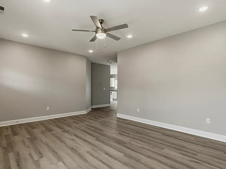 1458 Boulder Ct — Photo 9