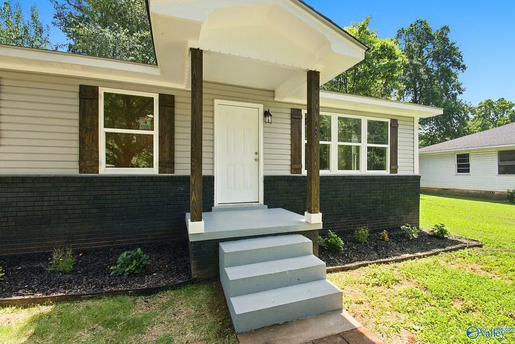 2 bed, 934 sqft, $1,350 — Photo 2