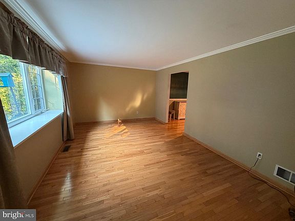 5th image of 414 3rd Ave