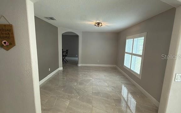 3rd image of 633 Spring Oaks Blvd
