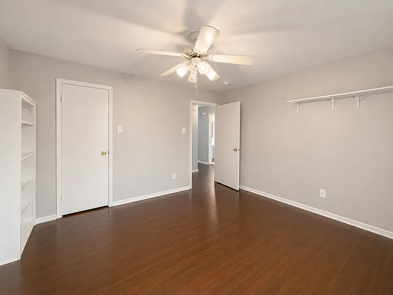 9324 Chesapeake Ln — Photo 17
