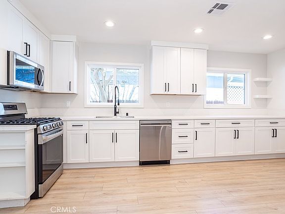 4th image of 8534 Bothwell Rd