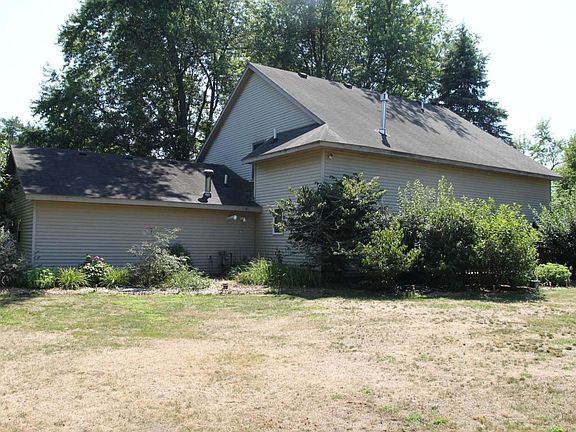 3rd image of 15683 Quincy St