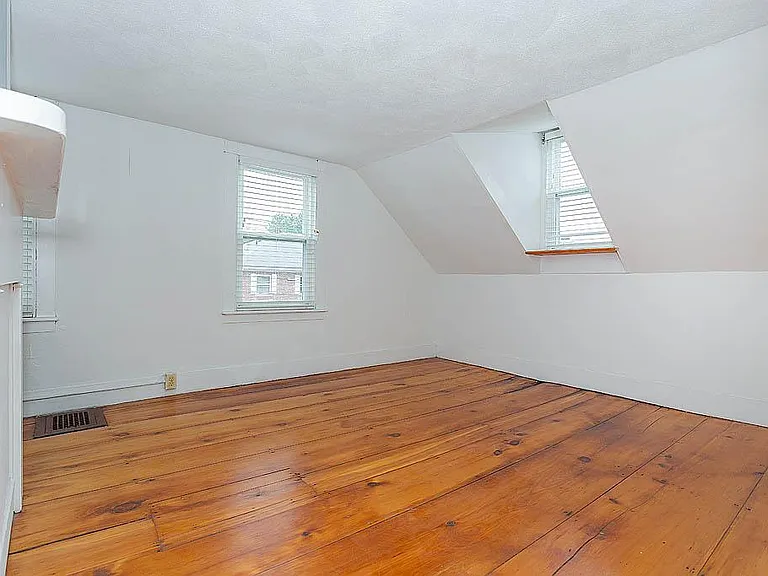12 Kilby St #12 — Photo 16