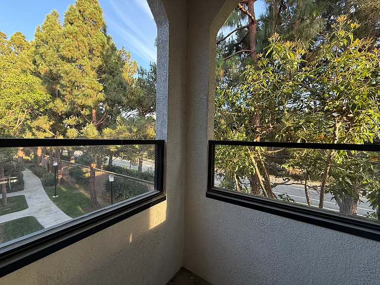 2207 Crescent Oak — Photo 3