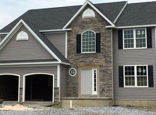 11 Bunker Hl, Millersville, PA 17551