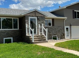 2116 3rd Ave E, Williston, ND 58801