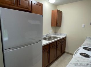 490 Zahn Dr APT B, Akron, OH 44313