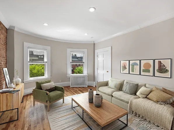 462 Massachusetts Ave APT 4, Boston, MA 02118