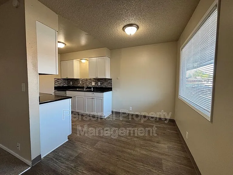 1002 NE 86th St — Photo 12
