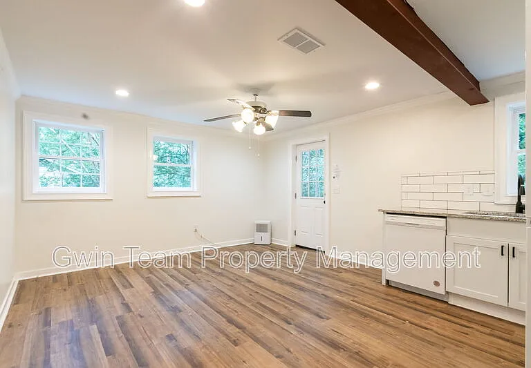 4932 Rock Haven Dr — Photo 5
