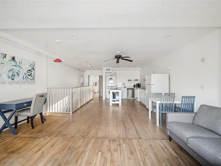 905 Sunrise Ln #905 — Photo 8