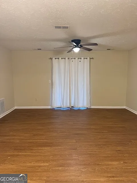 2 bed, 2.0 bath, 928 sqft, $1,325 — Photo 3