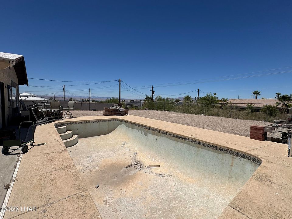 2nd image of 3297 Silver Saddle Dr
