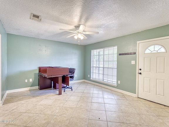 3rd image of 217 Shalimar Dr