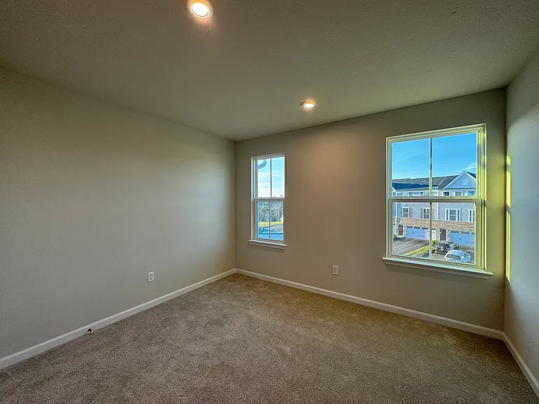 148 Crown St — Photo 16