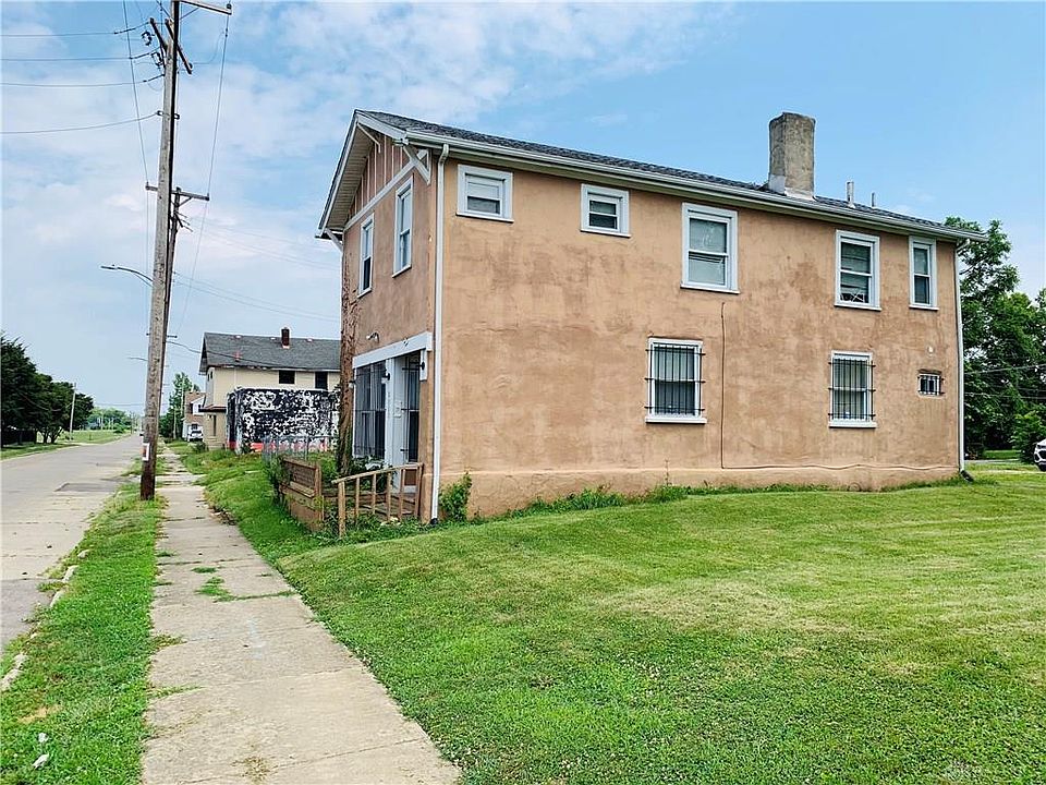 2nd image of 2322 McCall St