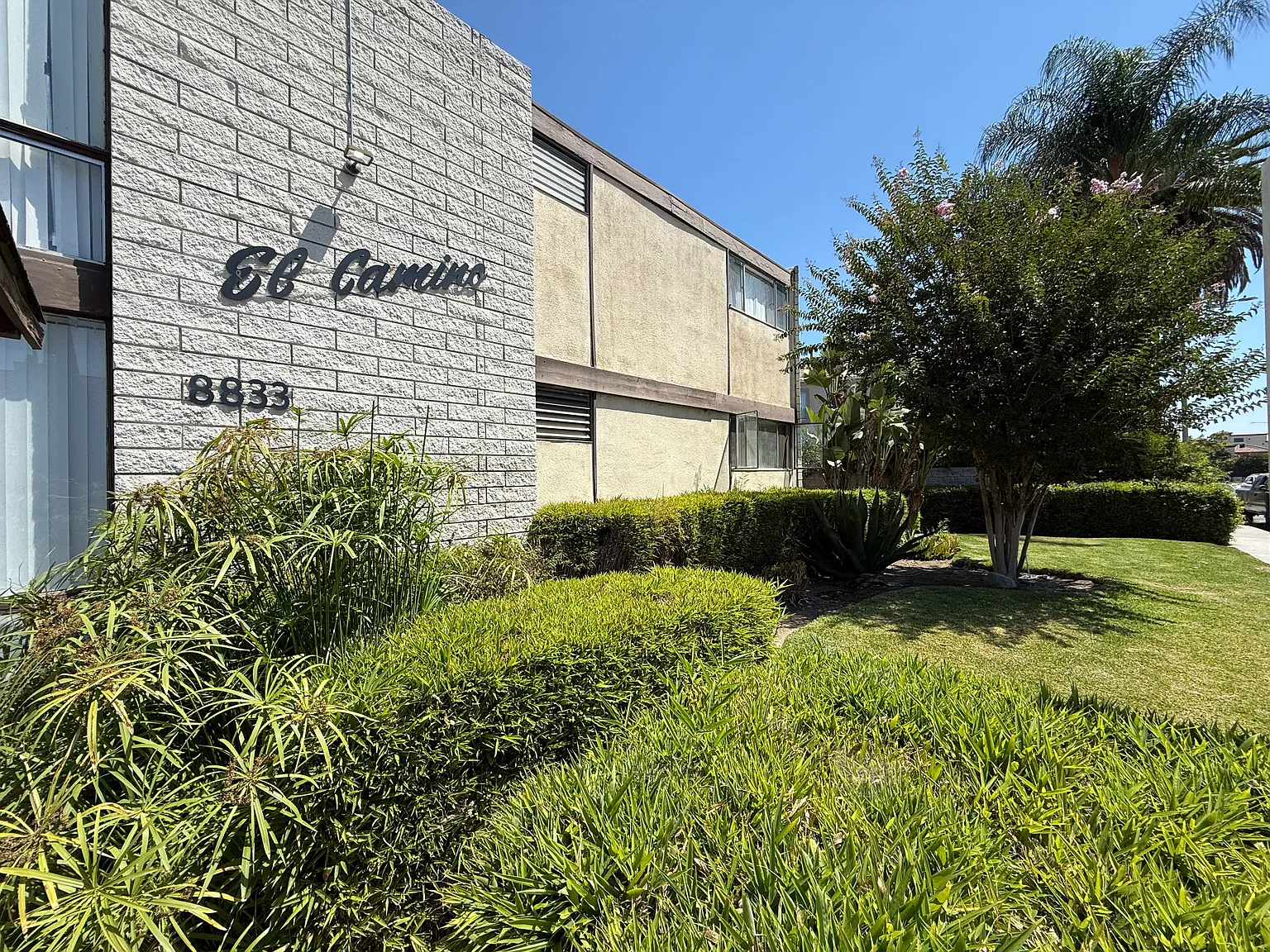El Camino Apartments — Photo 1