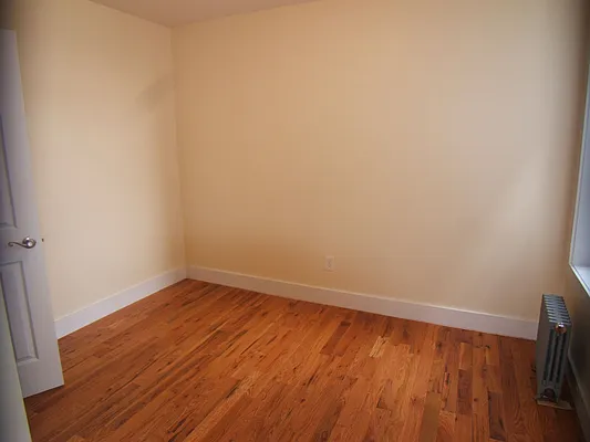 Rented by Joel Weisz, LREB | media 4