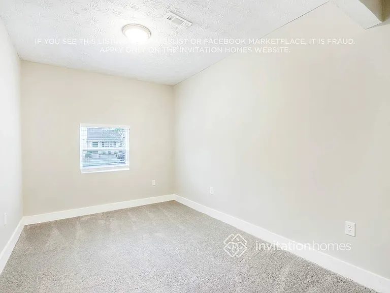 2118 Sugar Creek Close — Photo 11