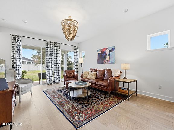 4th image of 22 MOSAIC PARK Avenue