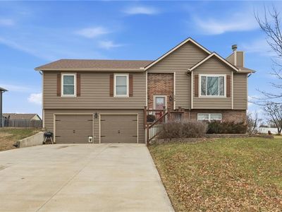 299 Rawlings Dr, Tonganoxie, KS, 66086