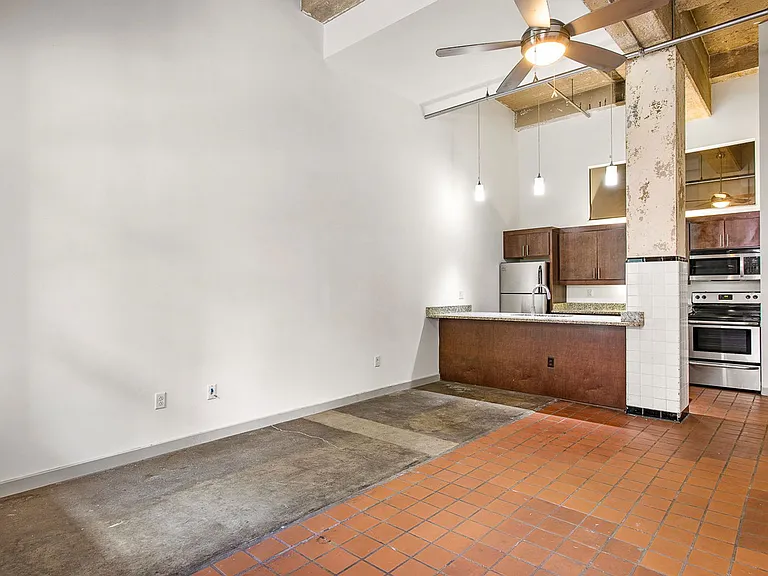 7 E Jackson St — Photo 13