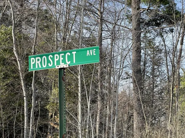 Prospect Ave, Onekama, MI 49675