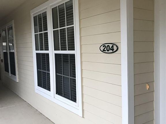 3rd image of 4735 SW 91st Dr Unit 204