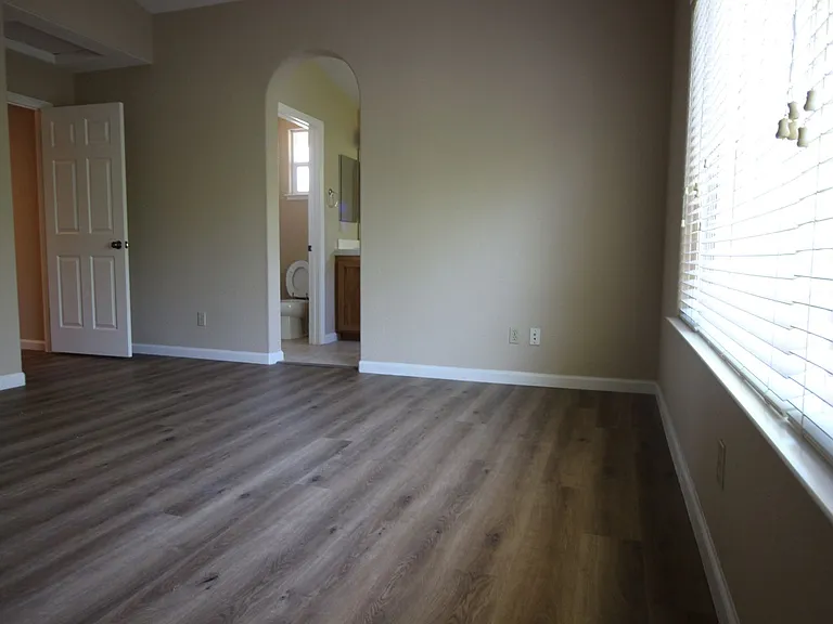 402 Healdsburg Ave — Photo 18