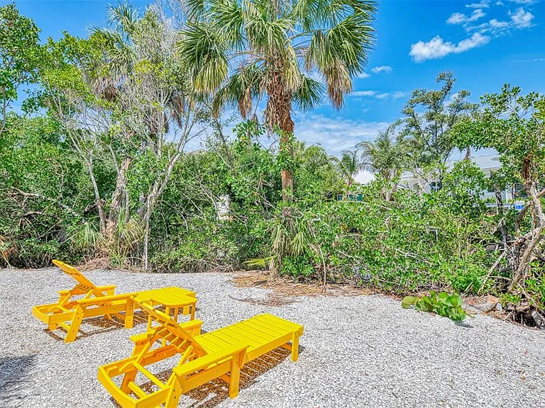 307 Avenida De Paradisio — Photo 58