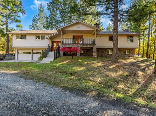 11990 Artlin Rd, Grants Pass, OR 97526