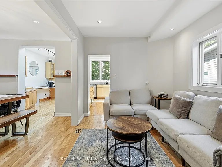 222 Hillsdale Ave E — Photo 10