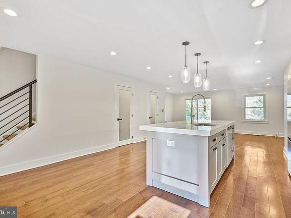 5th image of 10222 Arizona Cir 18