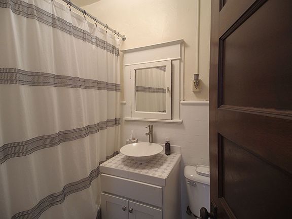 2nd image of 3059 N Maryland Ave #F4bb41746