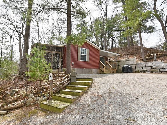 3rd image of 9826 Northville Cres #18