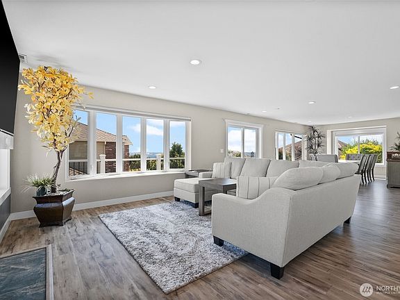 4th image of 5421 21st Avenue Ct NE