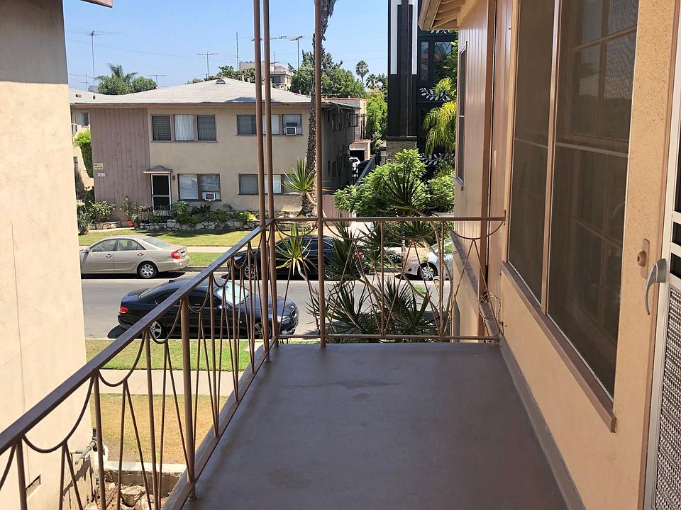1st image of 1139 Glenville Dr #4
