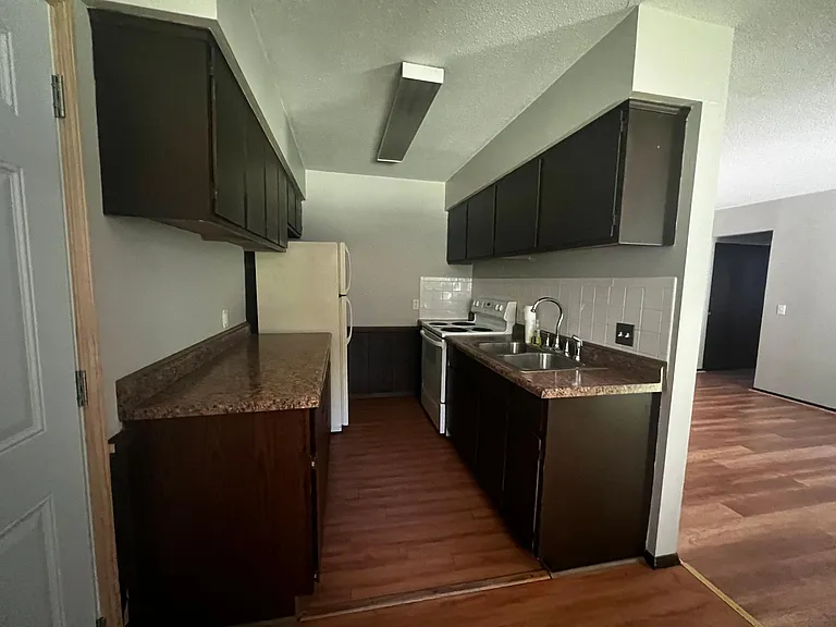 215 N 2nd St #B — Photo 5