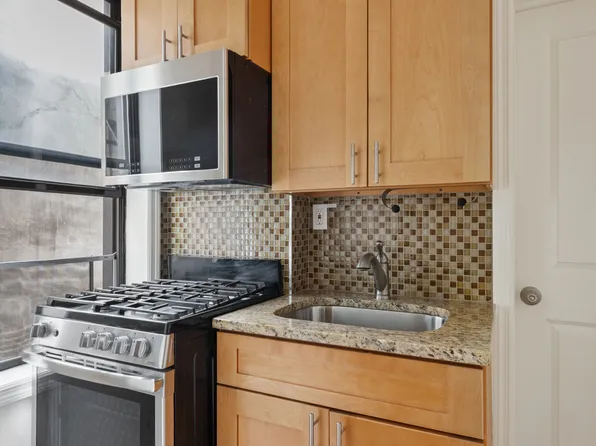 49 Willow Street image 3 of 4