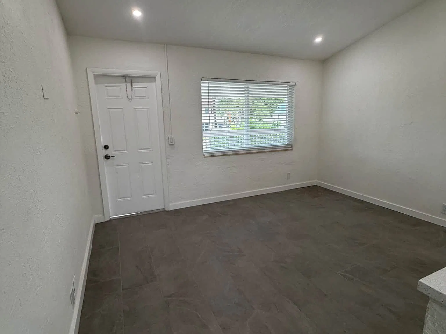 601 NE 21st Ave — Photo 4