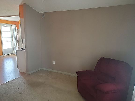 4th image of 719 Richmond Ave