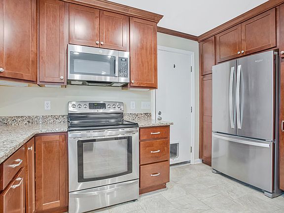 5th image of 1408 Damsel Ln