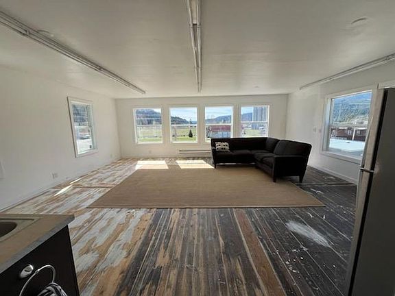 5th image of 225 E 4th Ave #2