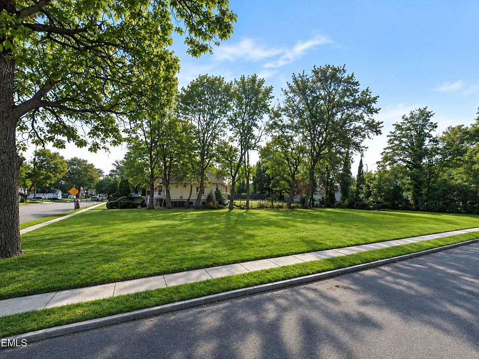 1st image of 172 Chelton Avenue