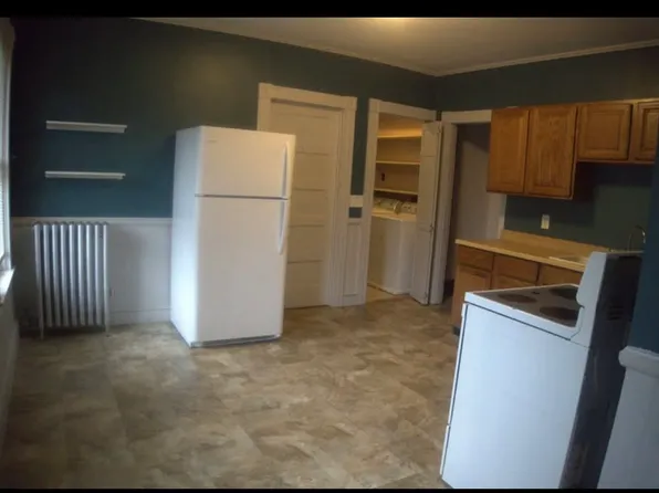338 Blossom St APT 2, Fitchburg, MA 01420
