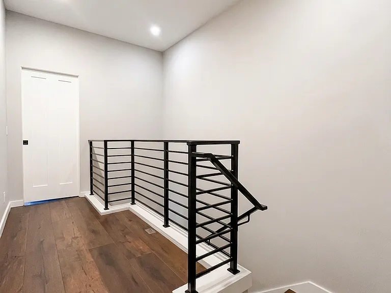 218 N French St — Photo 19