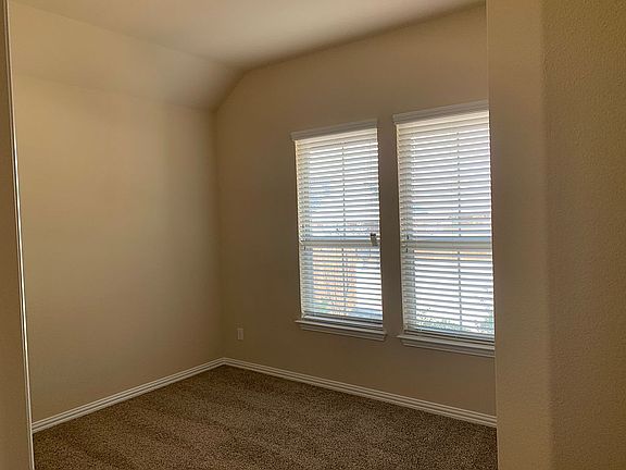 3rd image of 3220 Monte Carlo Ln