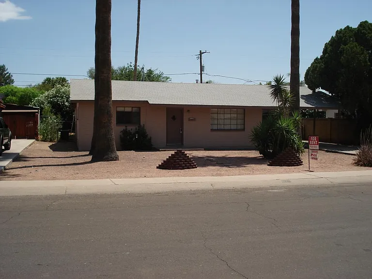 1425 E Hudson Dr — Photo 5